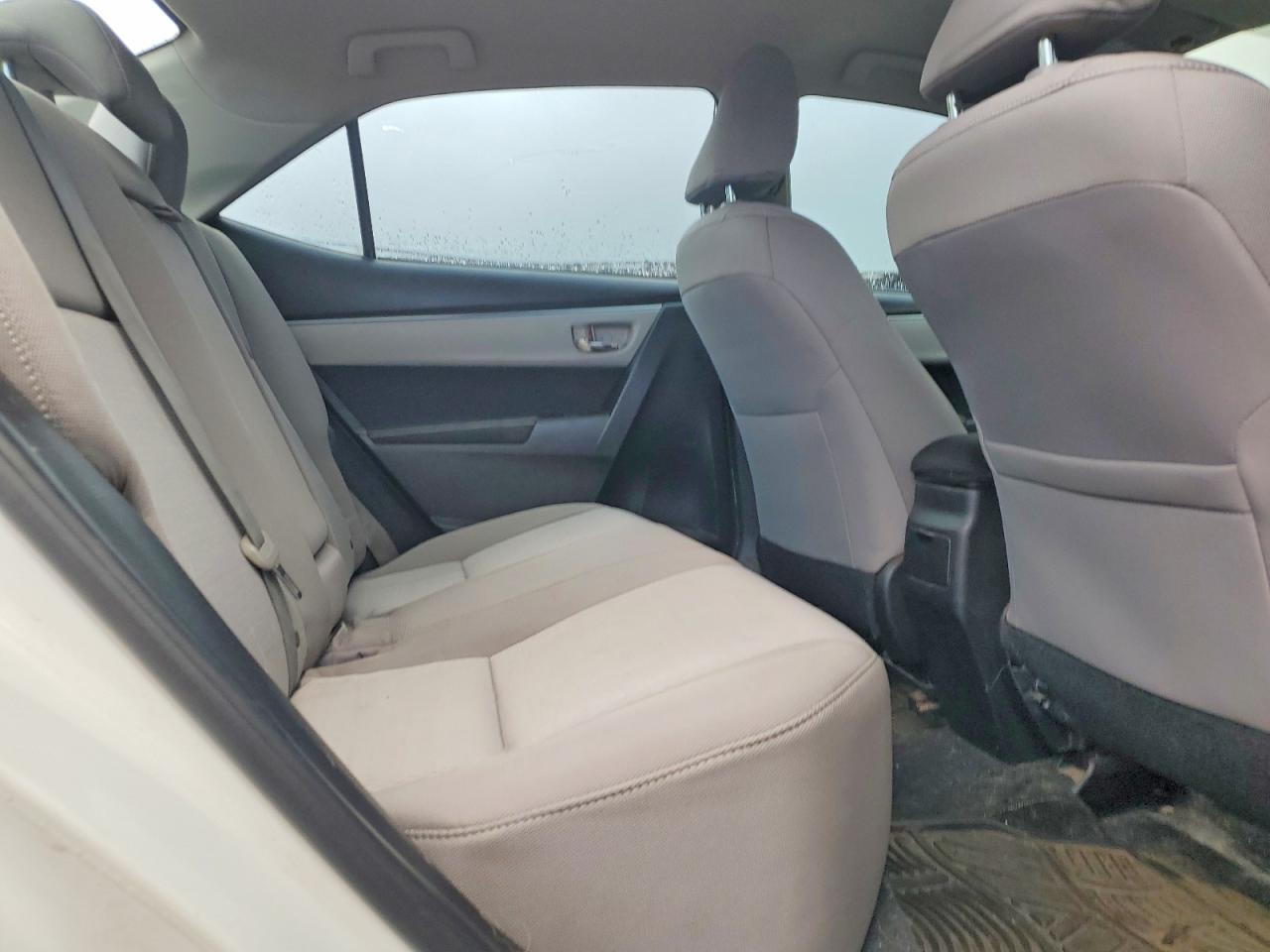 2015 TOYOTA COROLLA L photo 10