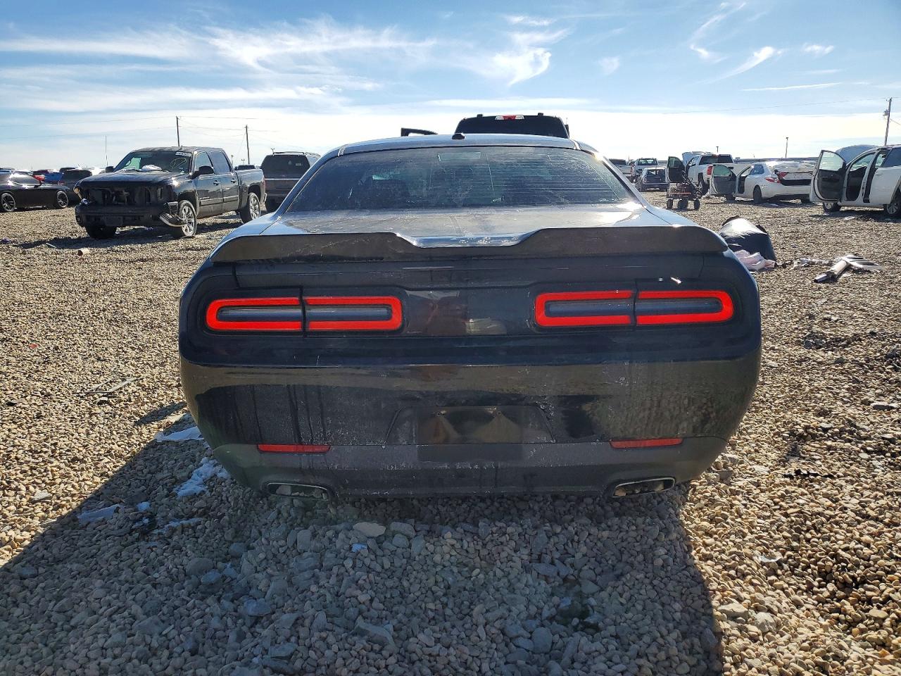 2016 DODGE CHALLENGER SXT photo 11