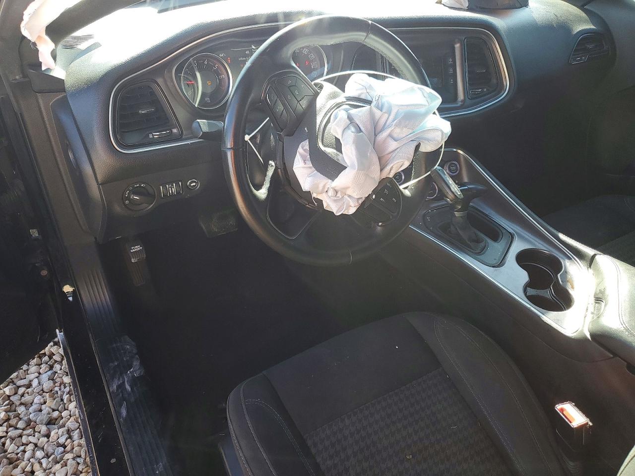 2016 DODGE CHALLENGER SXT photo 15