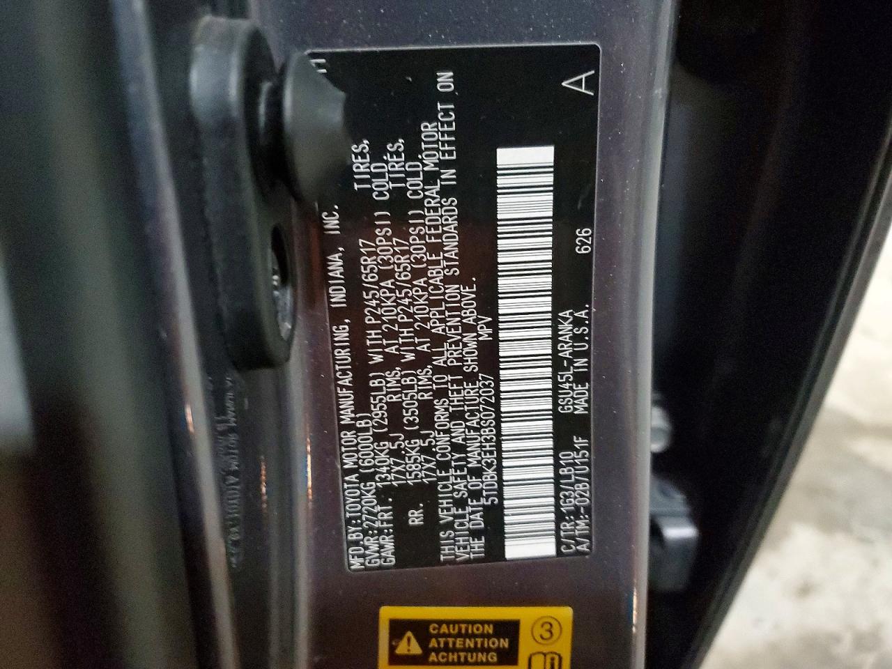2011 TOYOTA HIGHLANDER BASE photo 13