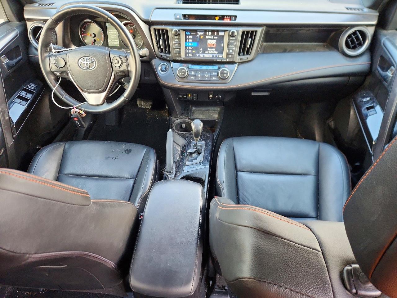 2017 TOYOTA RAV4 SE photo 8