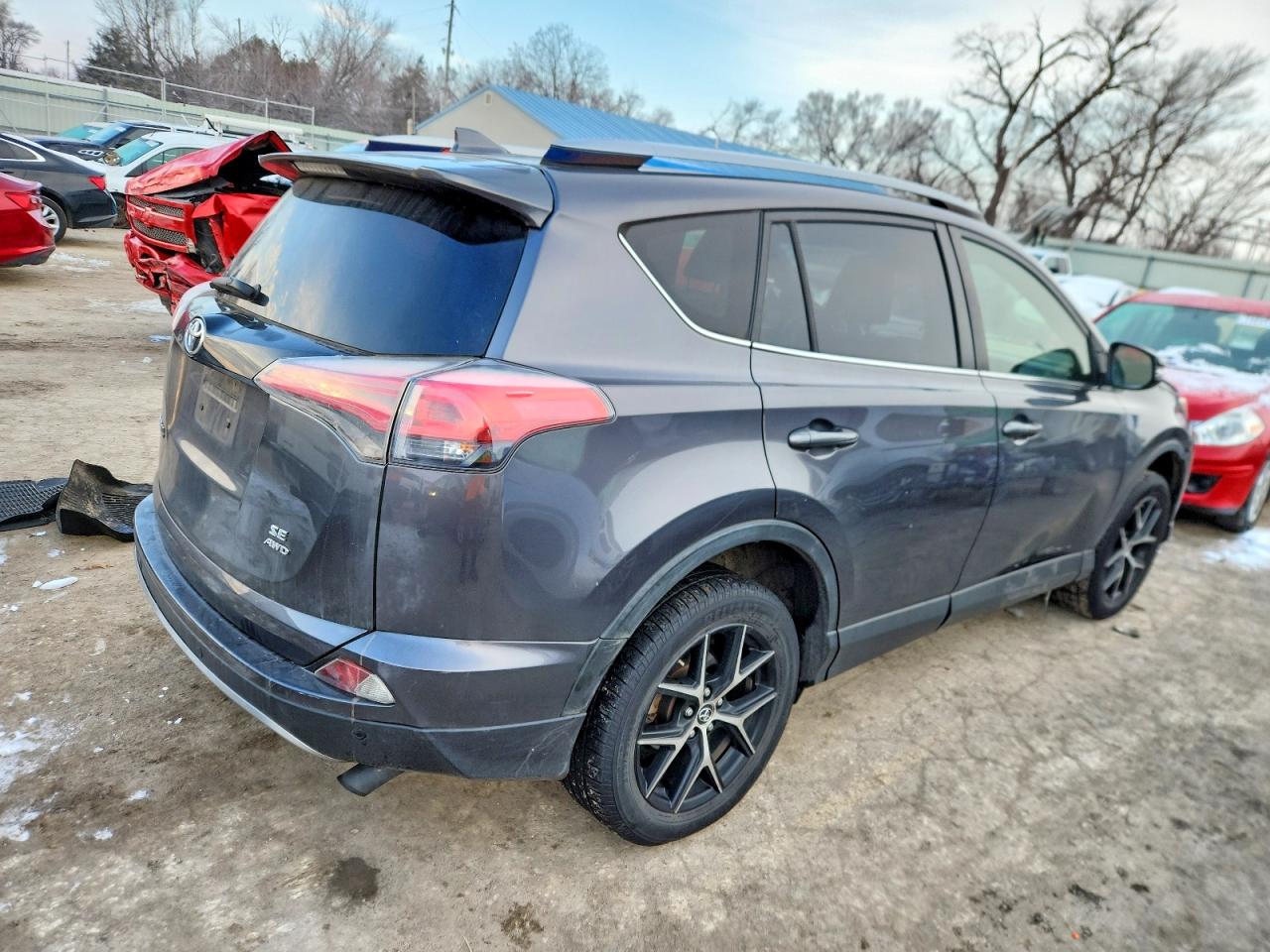 2017 TOYOTA RAV4 SE photo 3