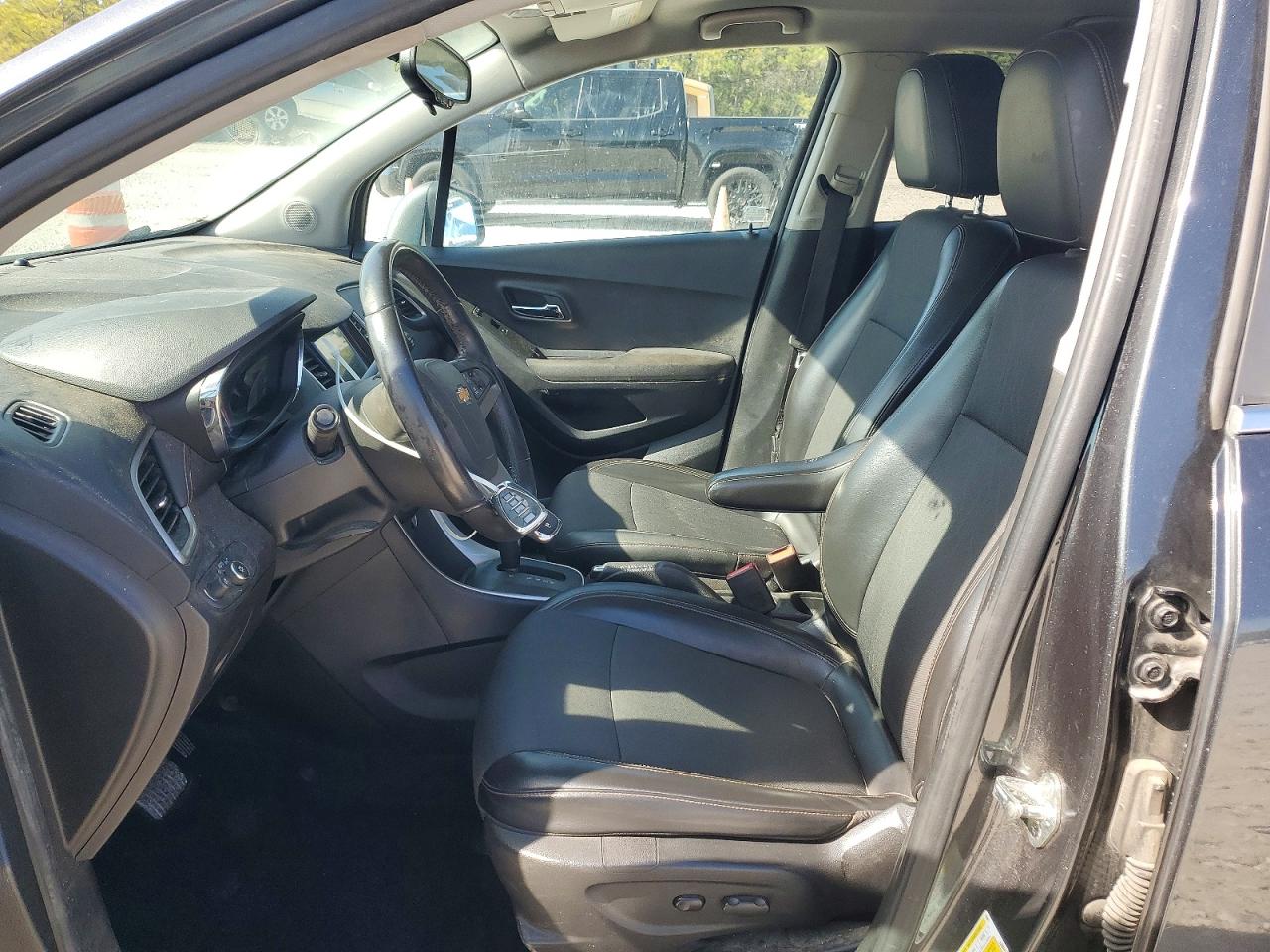 2018 CHEVROLET TRAX 1LT photo 13