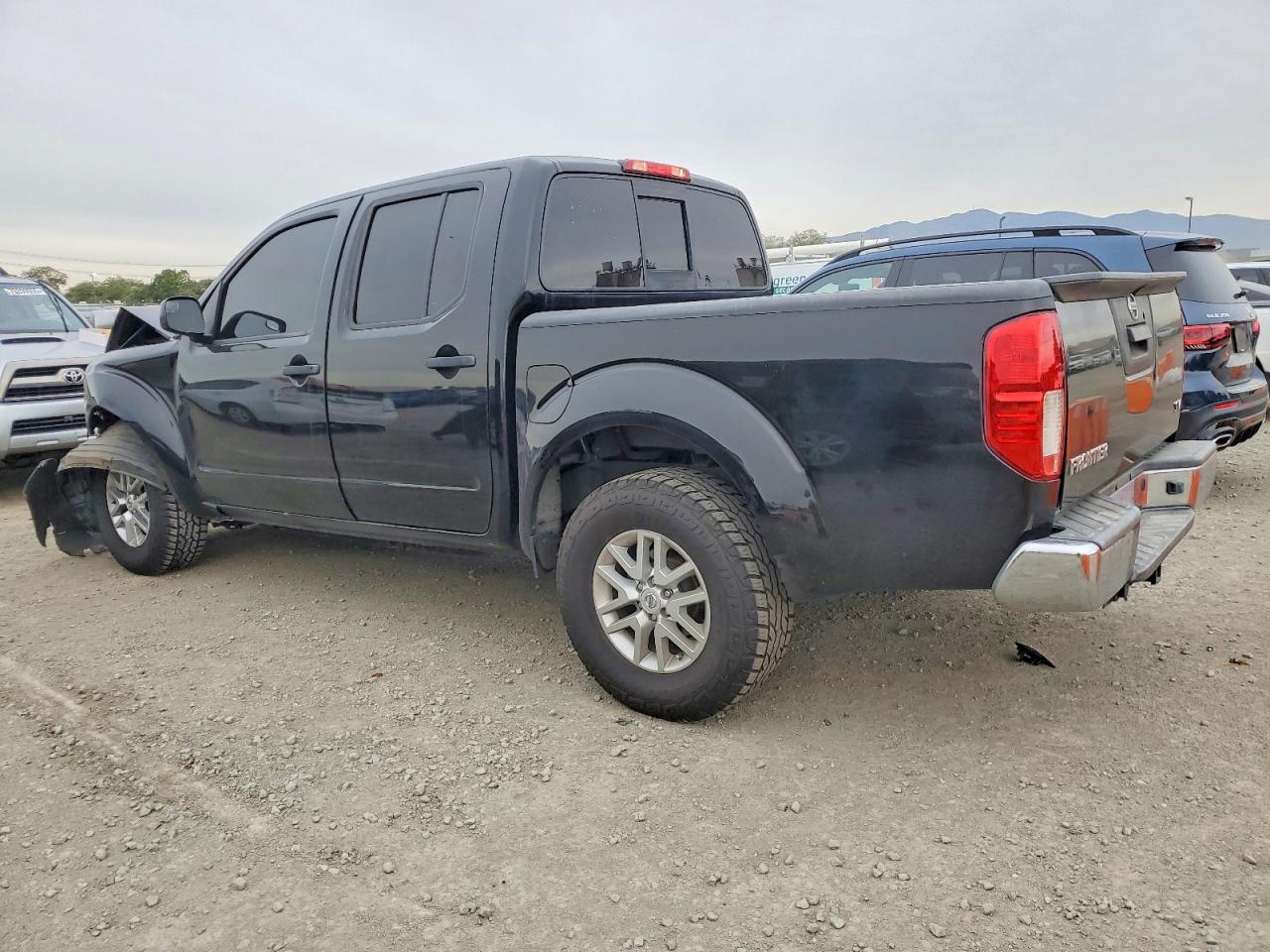 2017 NISSAN FRONTIER S photo 2
