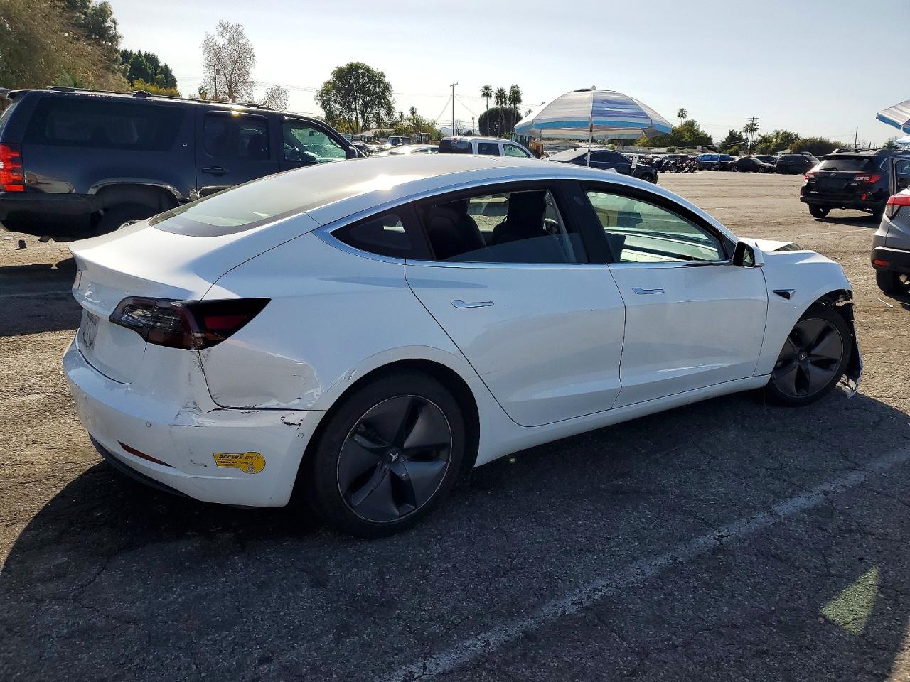 2018 TESLA MODEL 3 photo 3