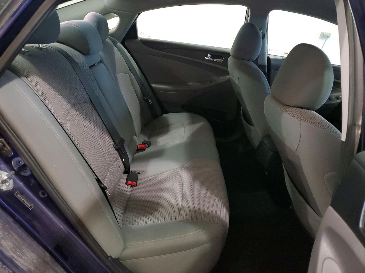 2013 HYUNDAI SONATA GLS photo 10
