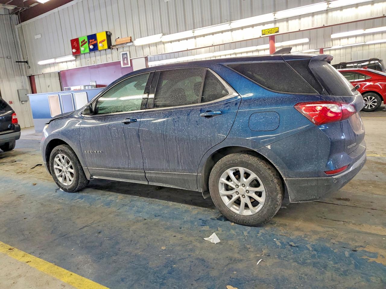 2020 CHEVROLET EQUINOX LT photo 2