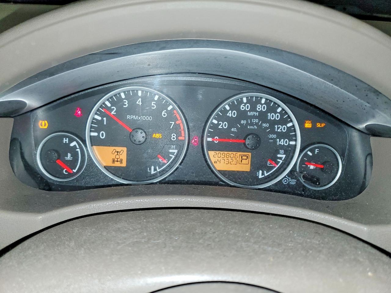 2011 NISSAN PATHFINDER S photo 25