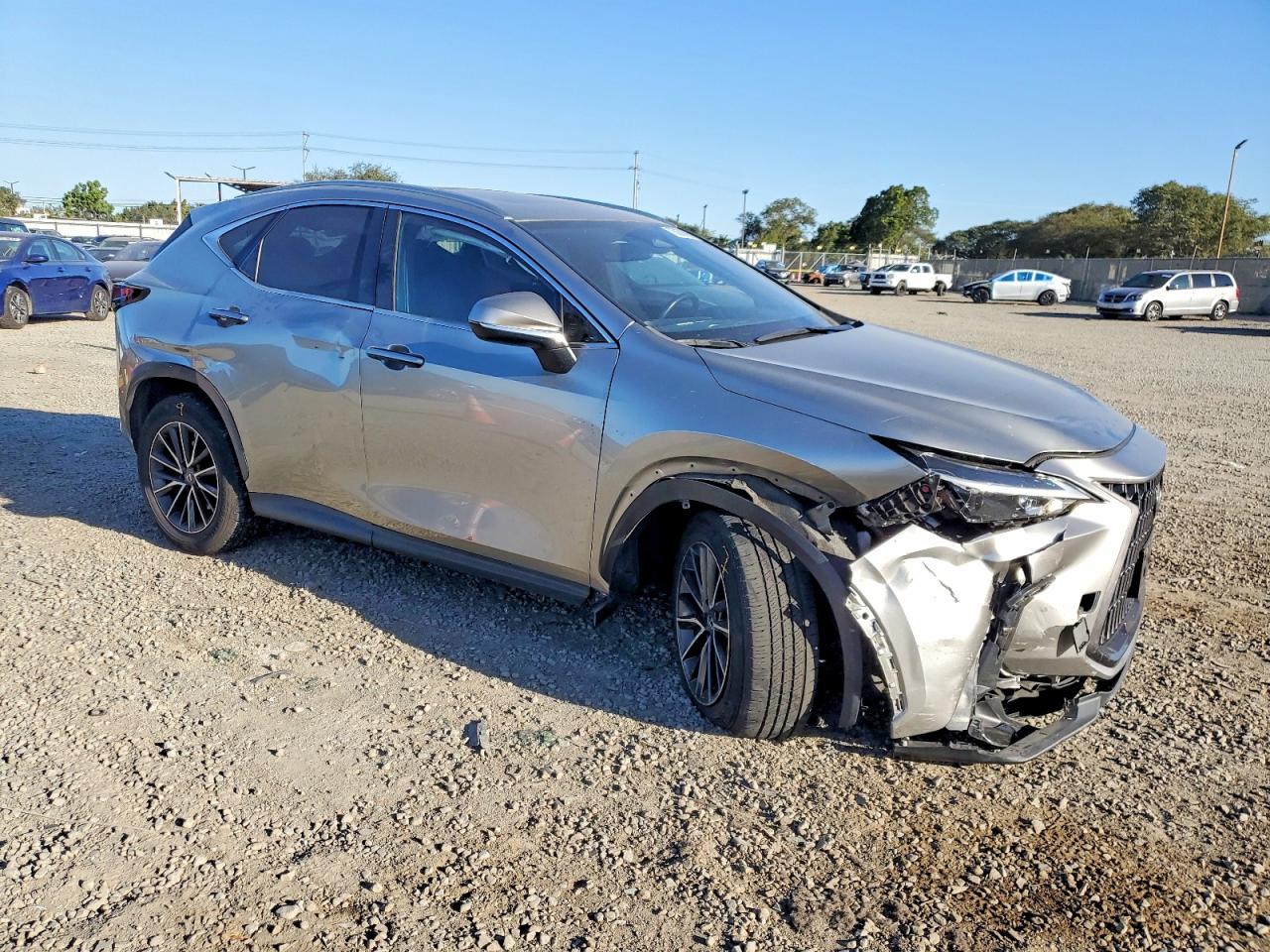2022 LEXUS NX 350H photo 4