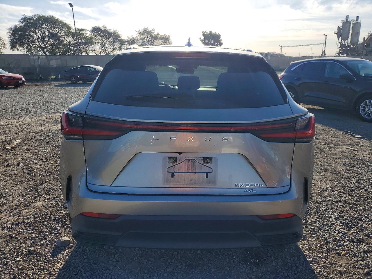 2022 LEXUS NX 350H photo 6