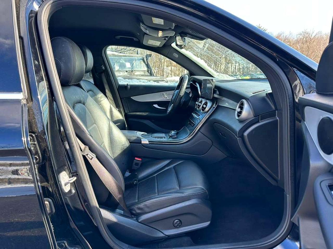 2021 MERCEDES-BENZ GLC 300 photo 15