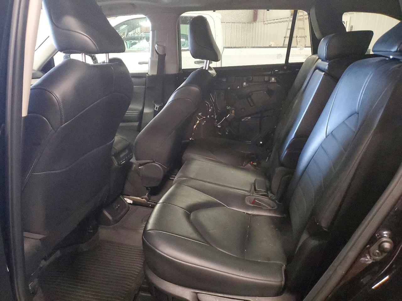 2022 TOYOTA HIGHLANDER XLE photo 21