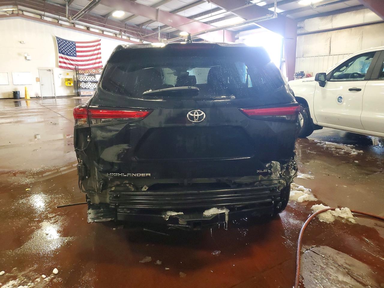 2022 TOYOTA HIGHLANDER XLE photo 11