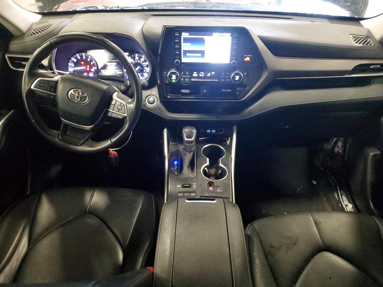 2022 TOYOTA HIGHLANDER XLE photo 15