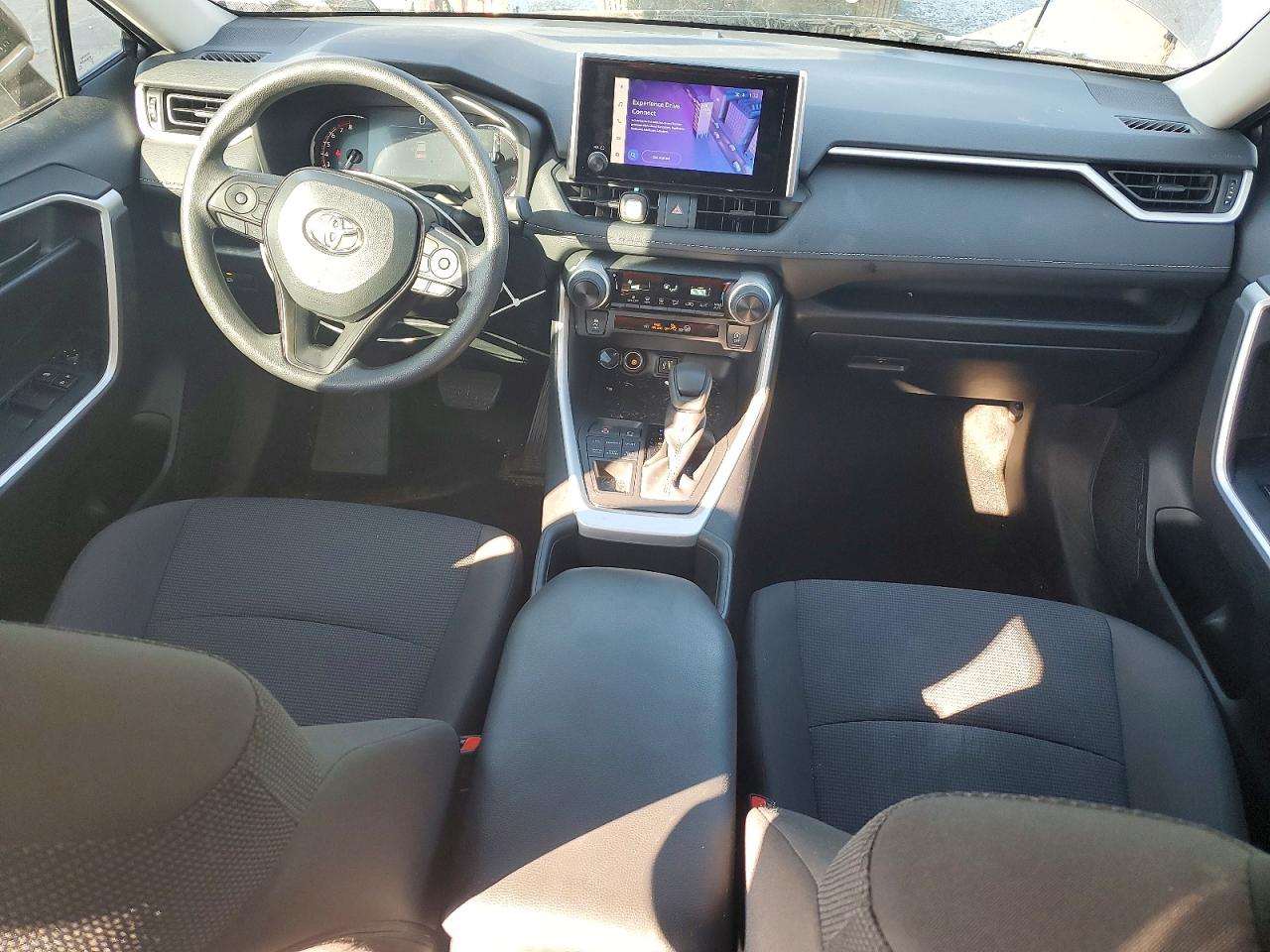 2024 TOYOTA RAV4 LE photo 8