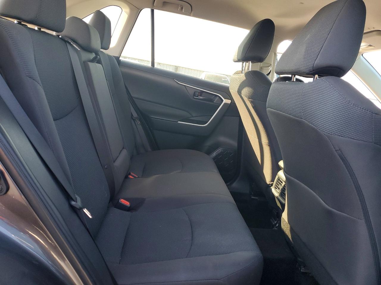 2024 TOYOTA RAV4 LE photo 11