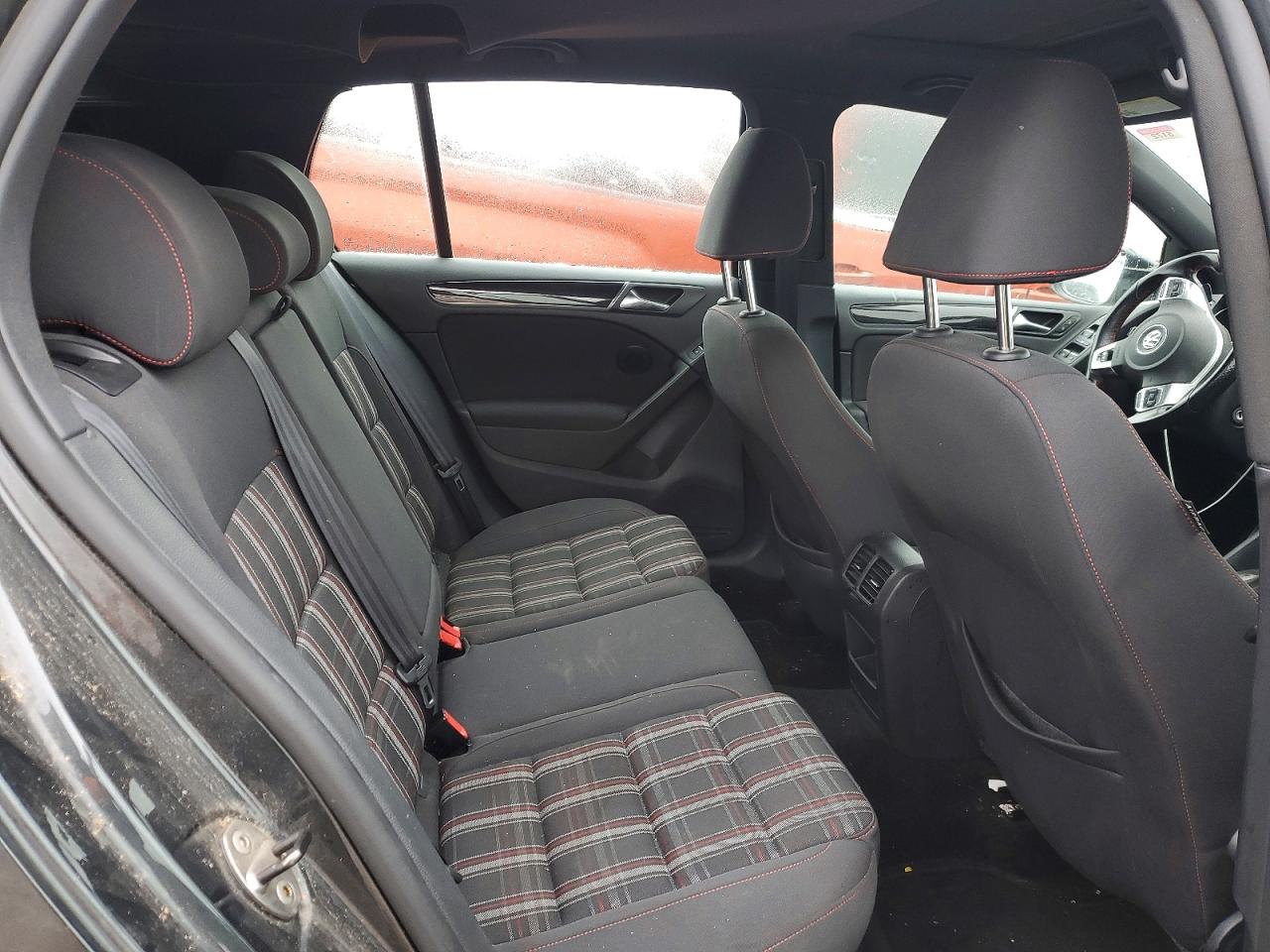 2012 VOLKSWAGEN GTI photo 10