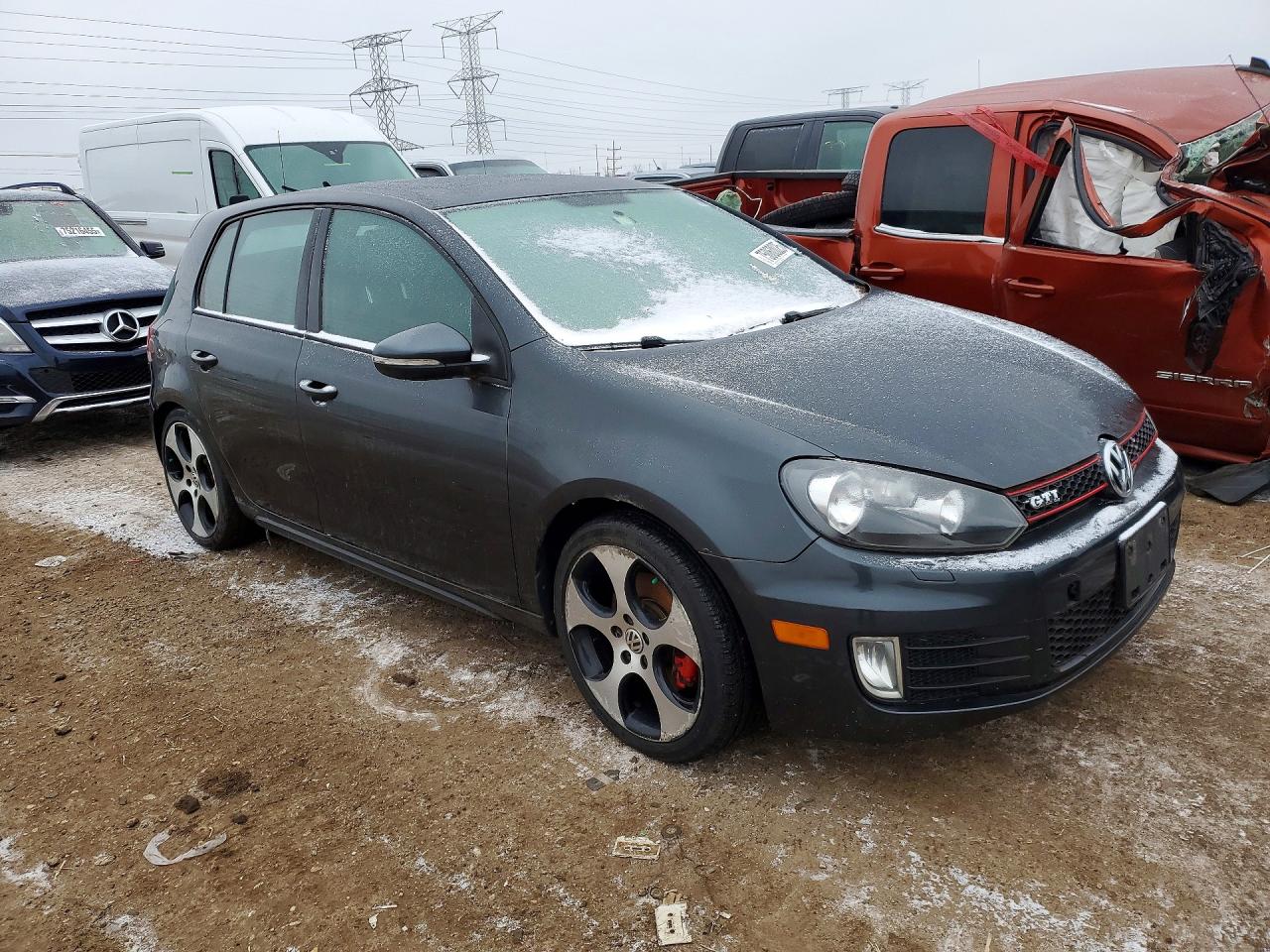 2012 VOLKSWAGEN GTI photo 4