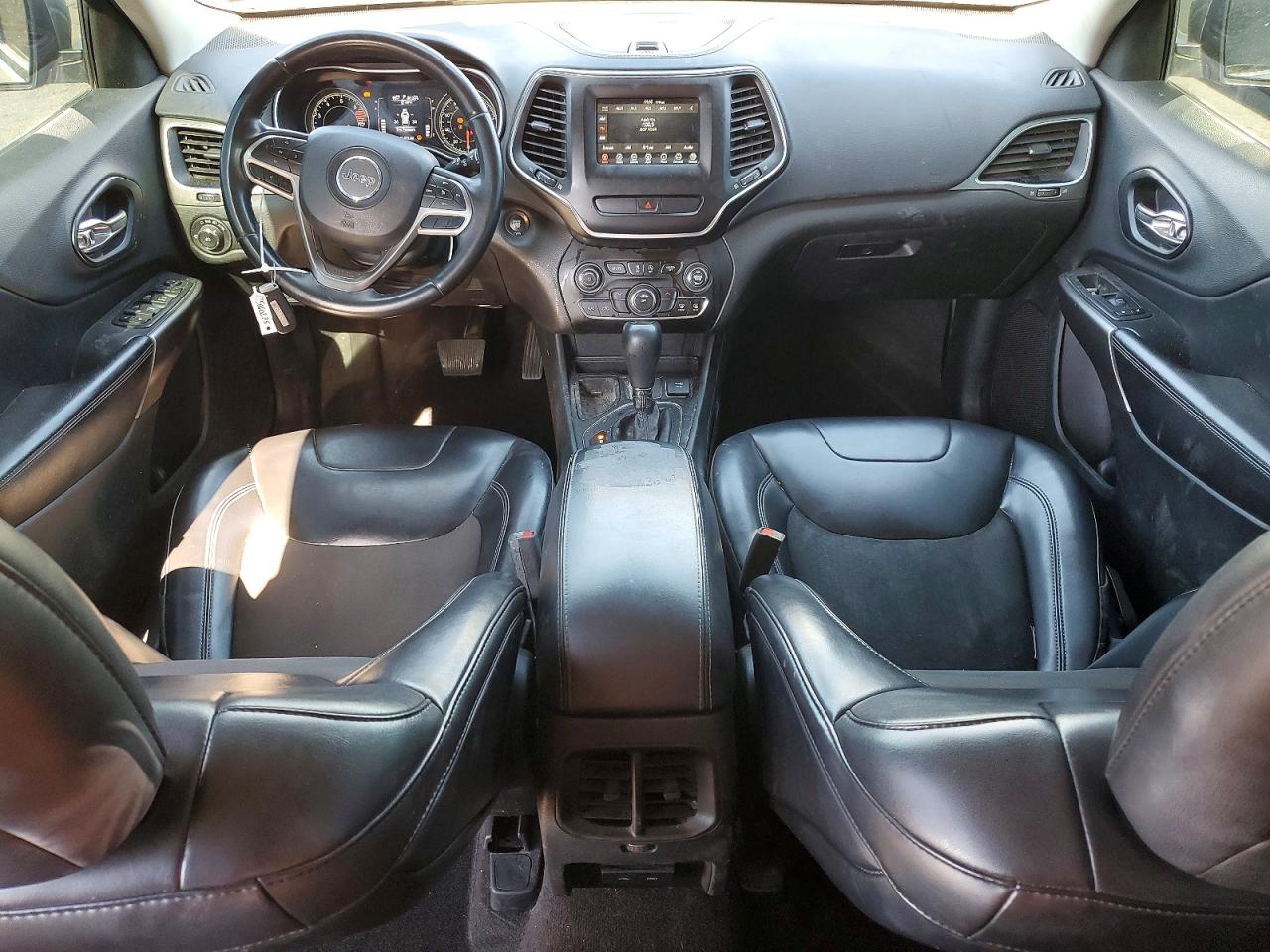 2019 JEEP CHEROKEE LATITUDE PLUS photo 8