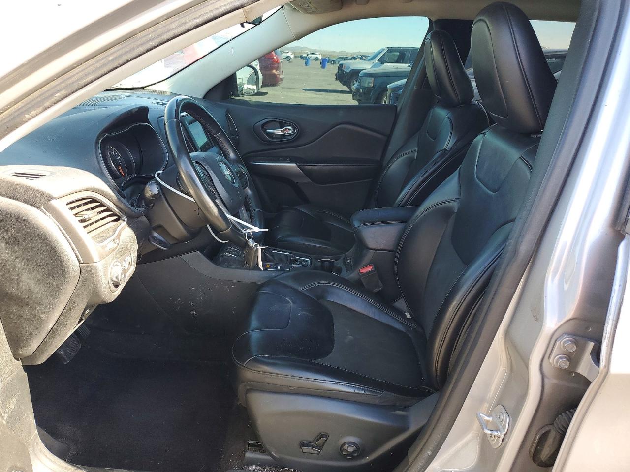 2019 JEEP CHEROKEE LATITUDE PLUS photo 7
