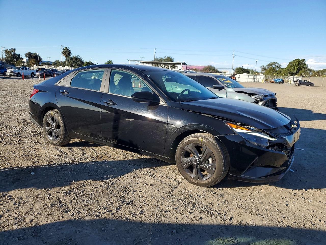 2023 HYUNDAI ELANTRA SEL photo 4