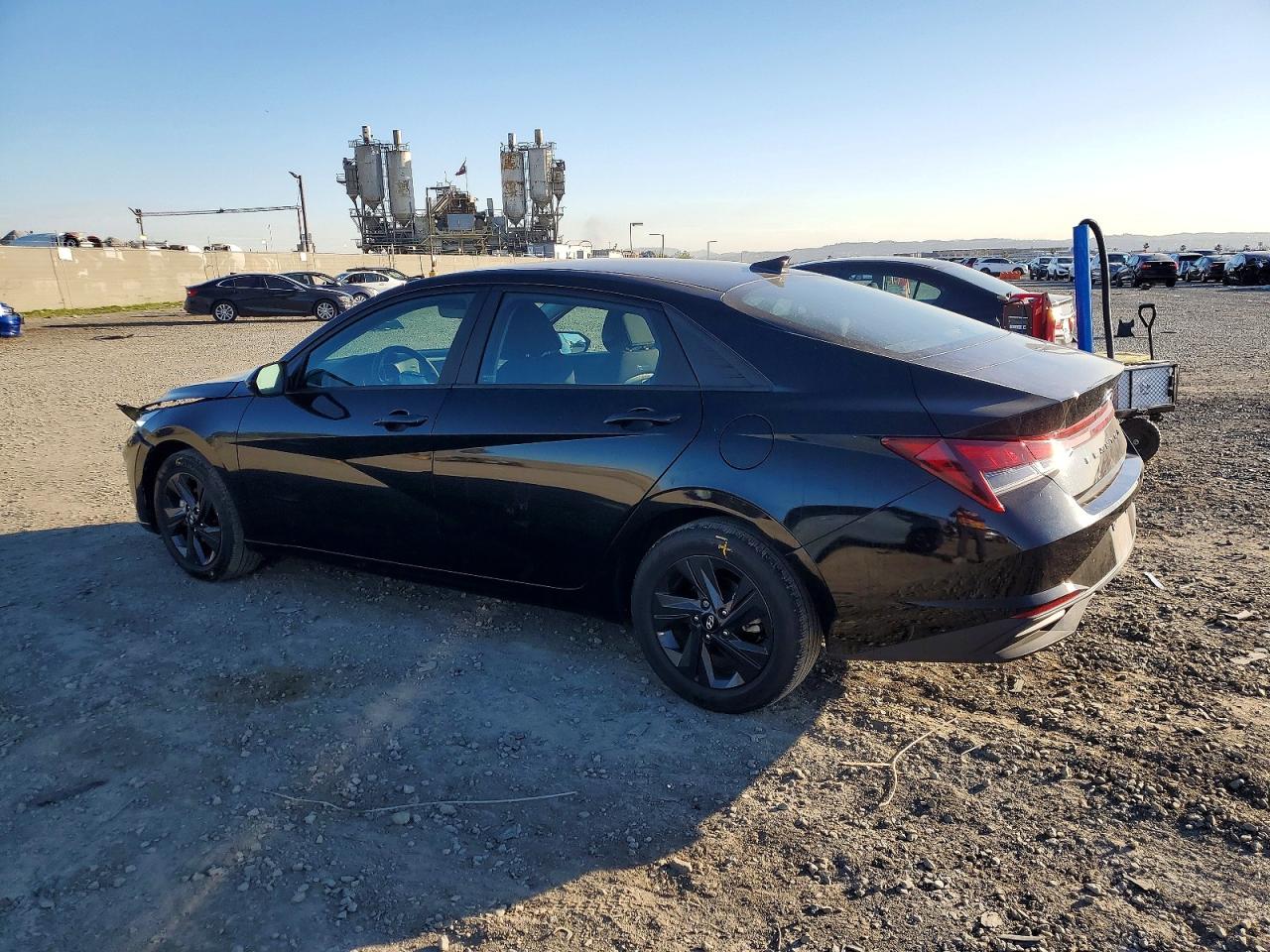 2023 HYUNDAI ELANTRA SEL photo 2