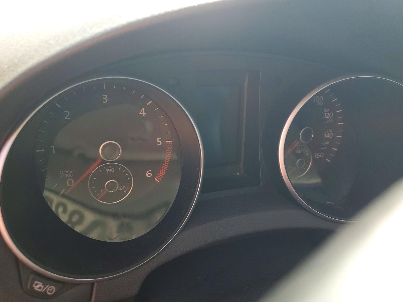 2014 VOLKSWAGEN JETTA TDI photo 25