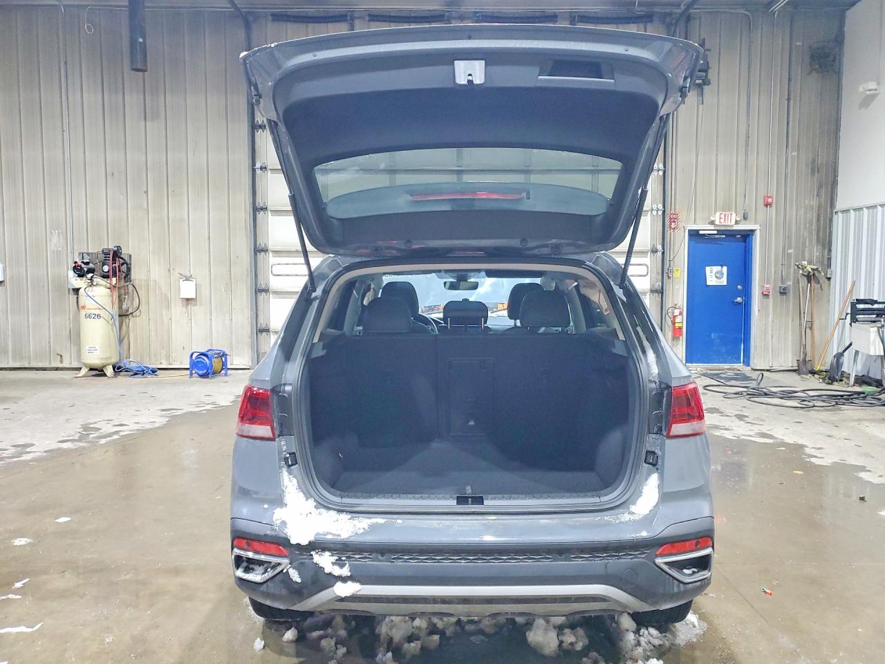 2024 VOLKSWAGEN TAOS SEL photo 11