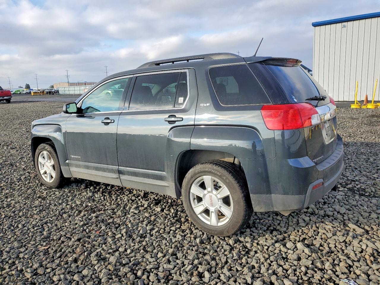 2013 GMC TERRAIN SLE photo 3