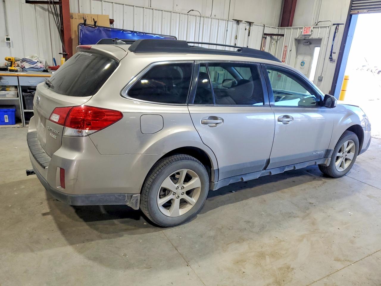 2014 SUBARU OUTBACK 2.5I PREMIUM photo 3