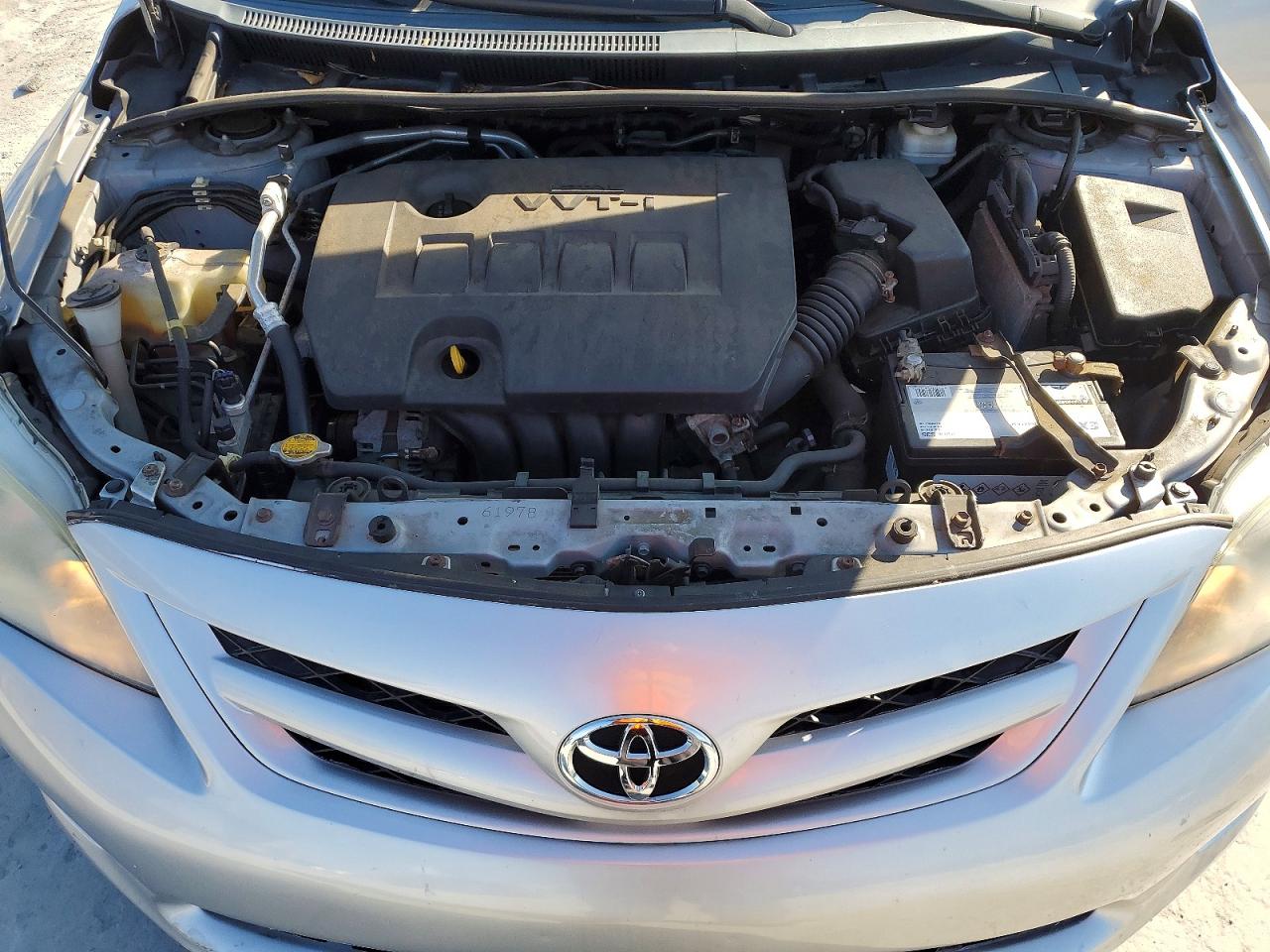 2012 TOYOTA COROLLA LE photo 11