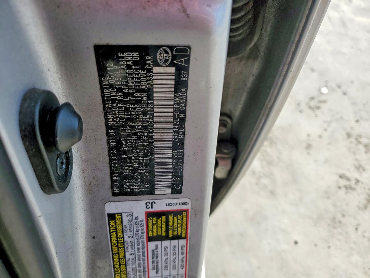 2012 TOYOTA COROLLA LE photo 12