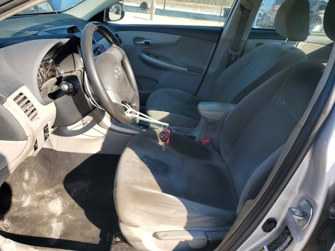 2012 TOYOTA COROLLA LE photo 7