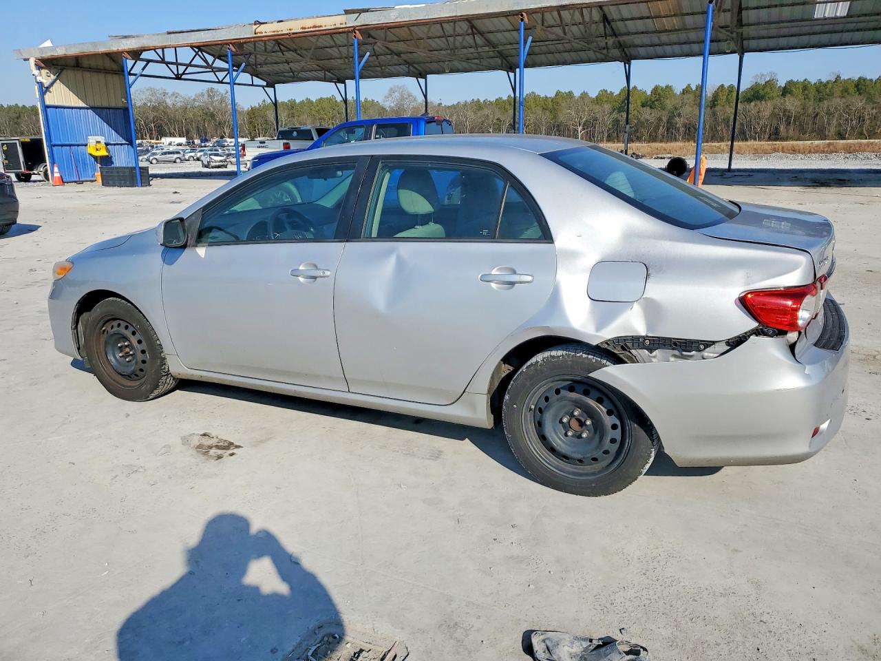 2012 TOYOTA COROLLA LE photo 2