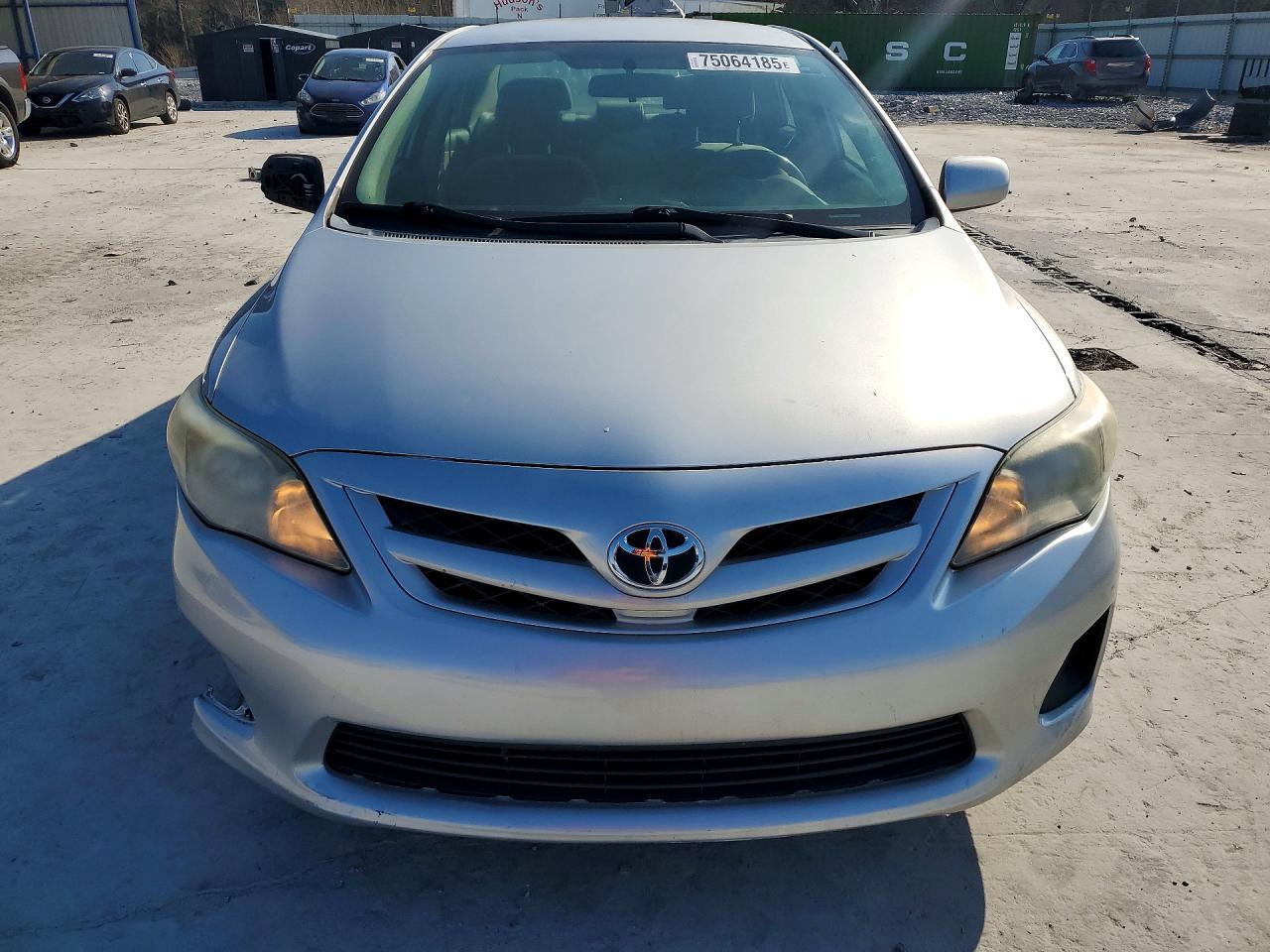 2012 TOYOTA COROLLA LE photo 5