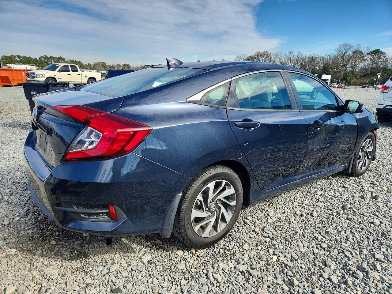 2017 HONDA CIVIC EX photo 5