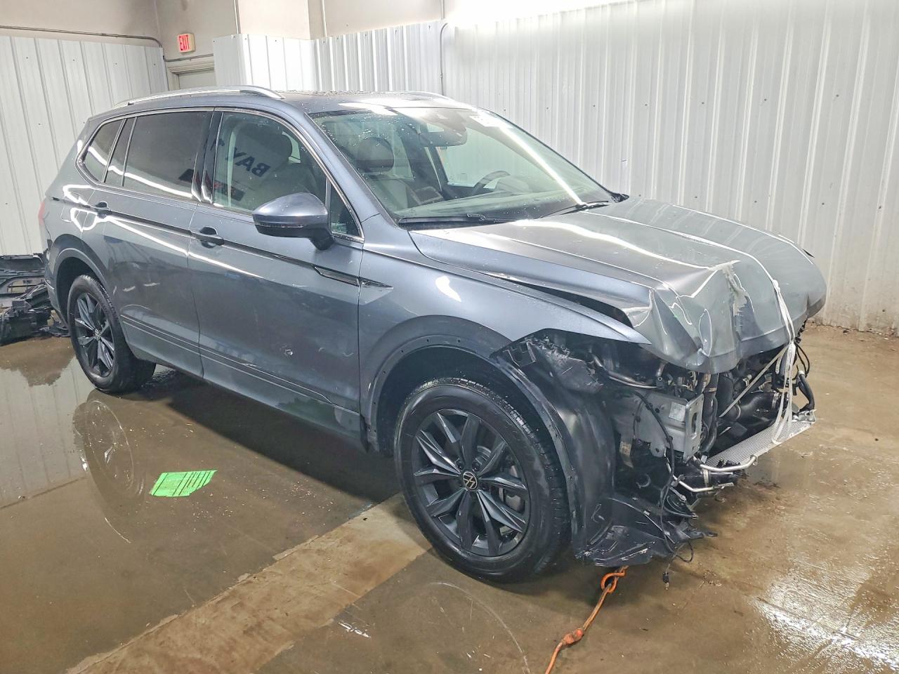 2024 VOLKSWAGEN TIGUAN SE photo 4