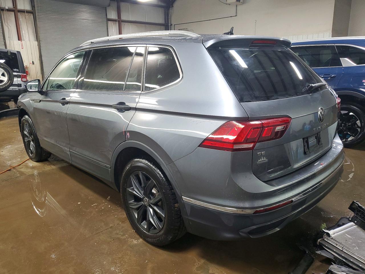 2024 VOLKSWAGEN TIGUAN SE photo 2