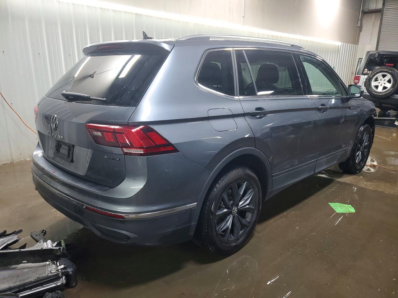 2024 VOLKSWAGEN TIGUAN SE photo 3