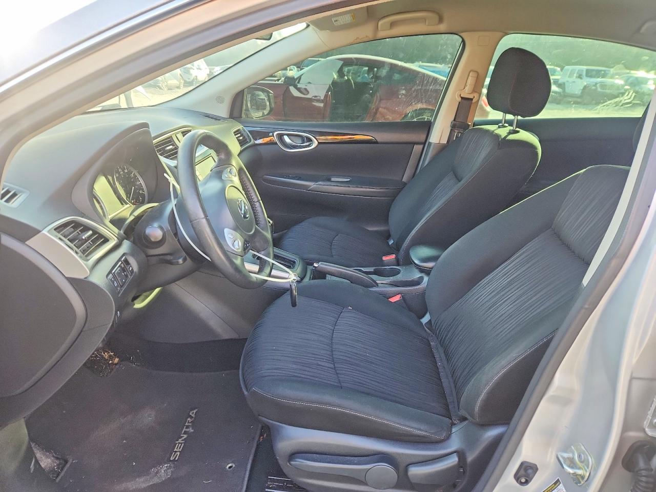 2019 NISSAN SENTRA S photo 19
