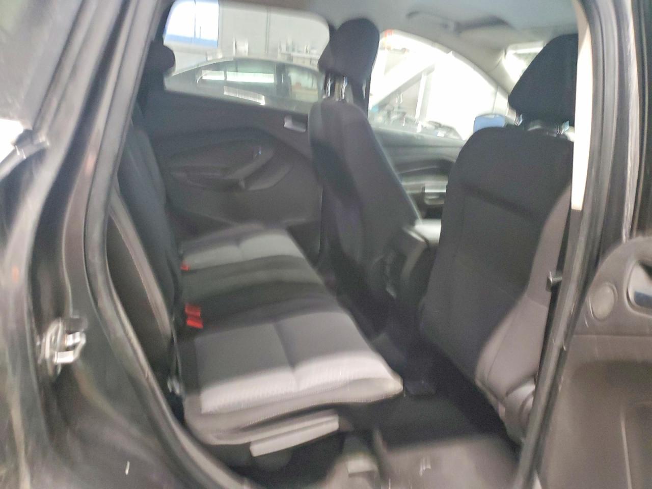 2017 FORD ESCAPE SE photo 31