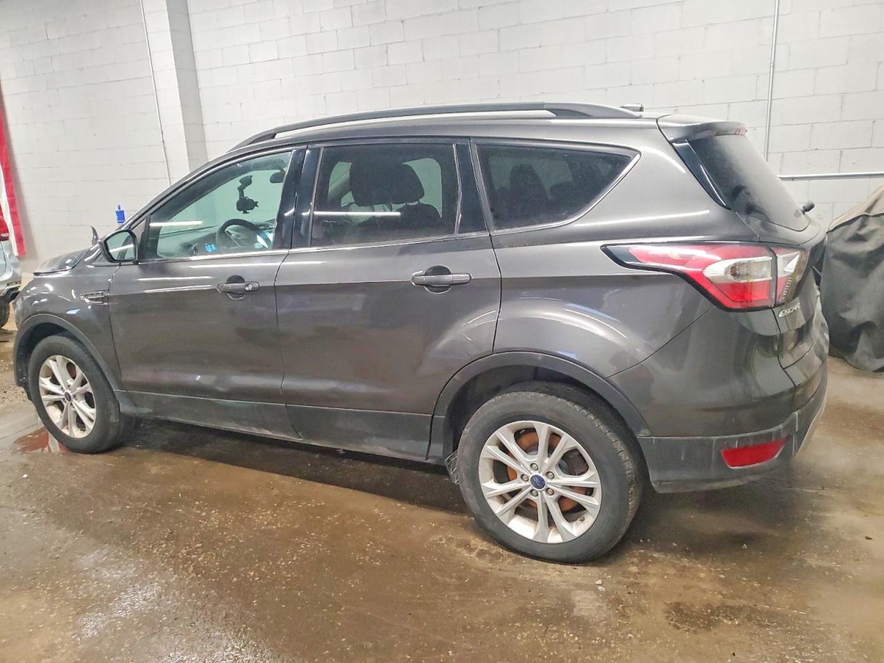 2017 FORD ESCAPE SE photo 4