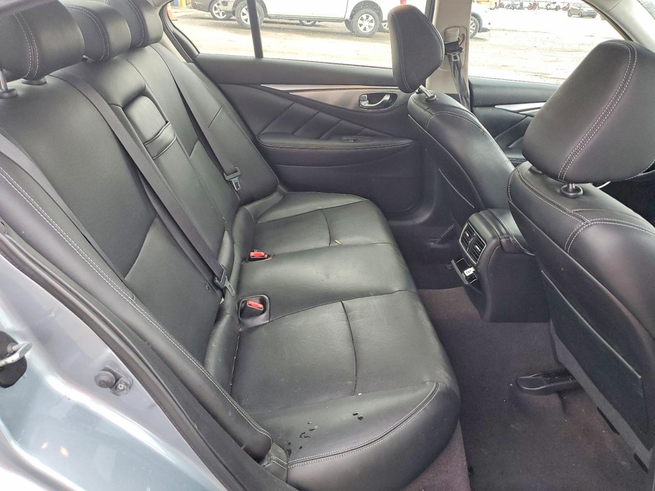 2015 INFINITI Q50 photo 19