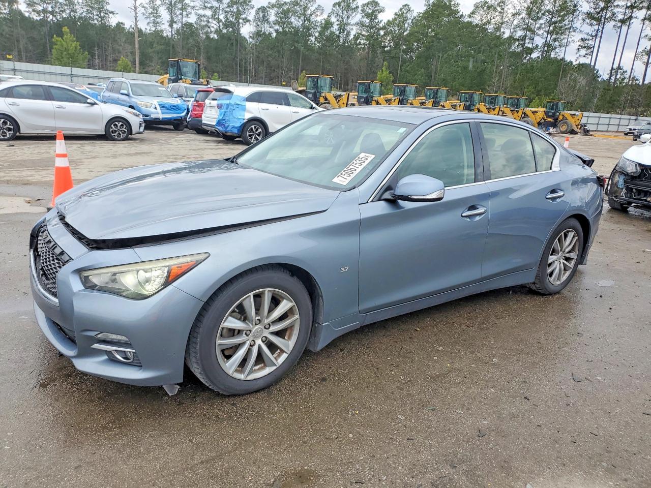 2015 INFINITI Q50