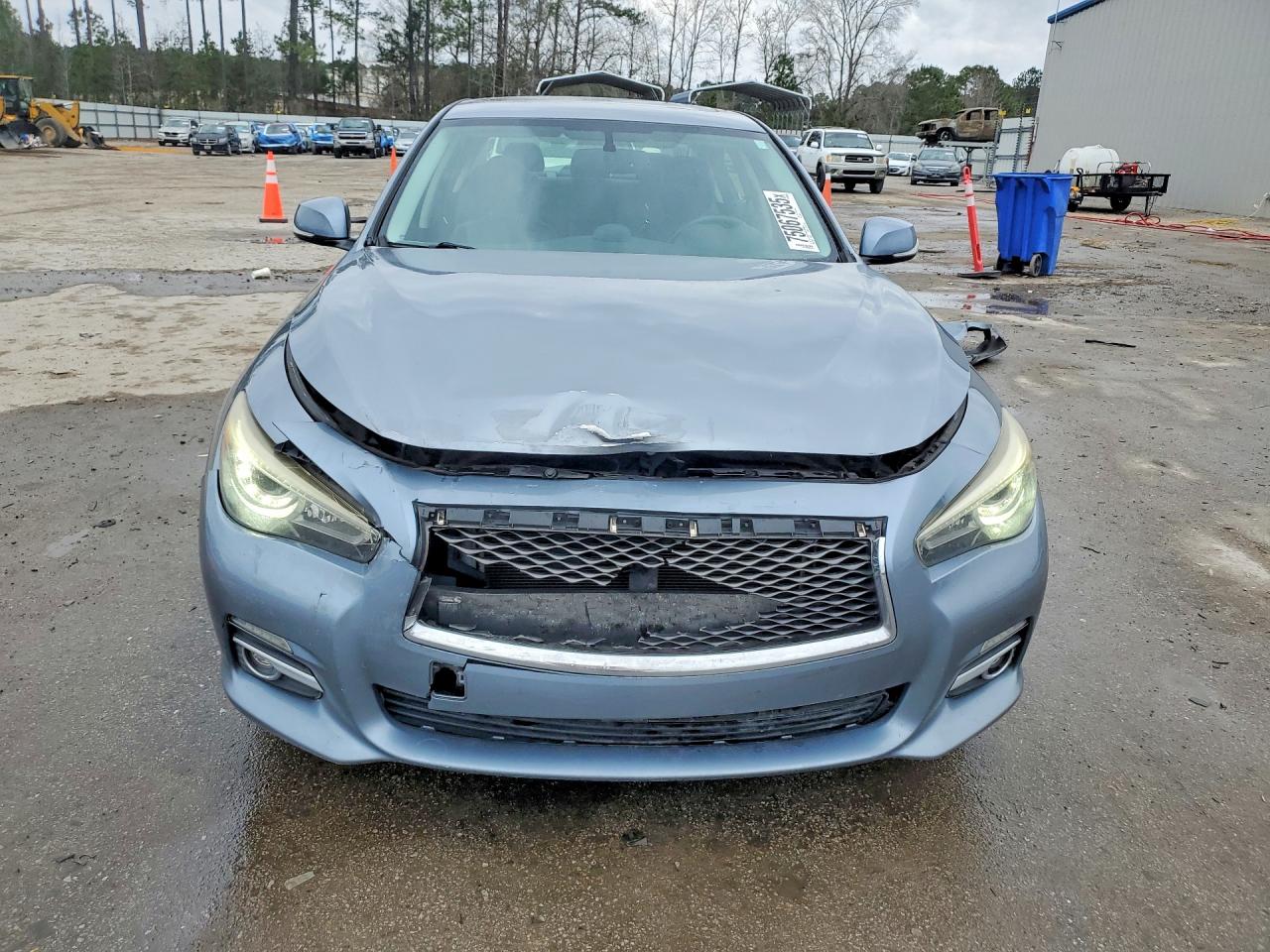 2015 INFINITI Q50 photo 9