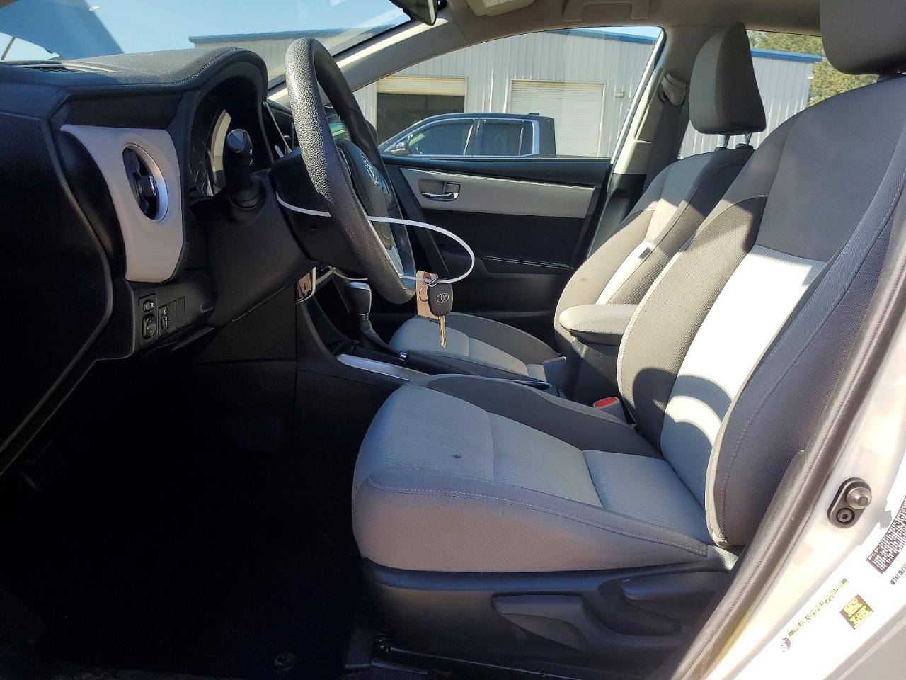 2018 TOYOTA COROLLA LE photo 13