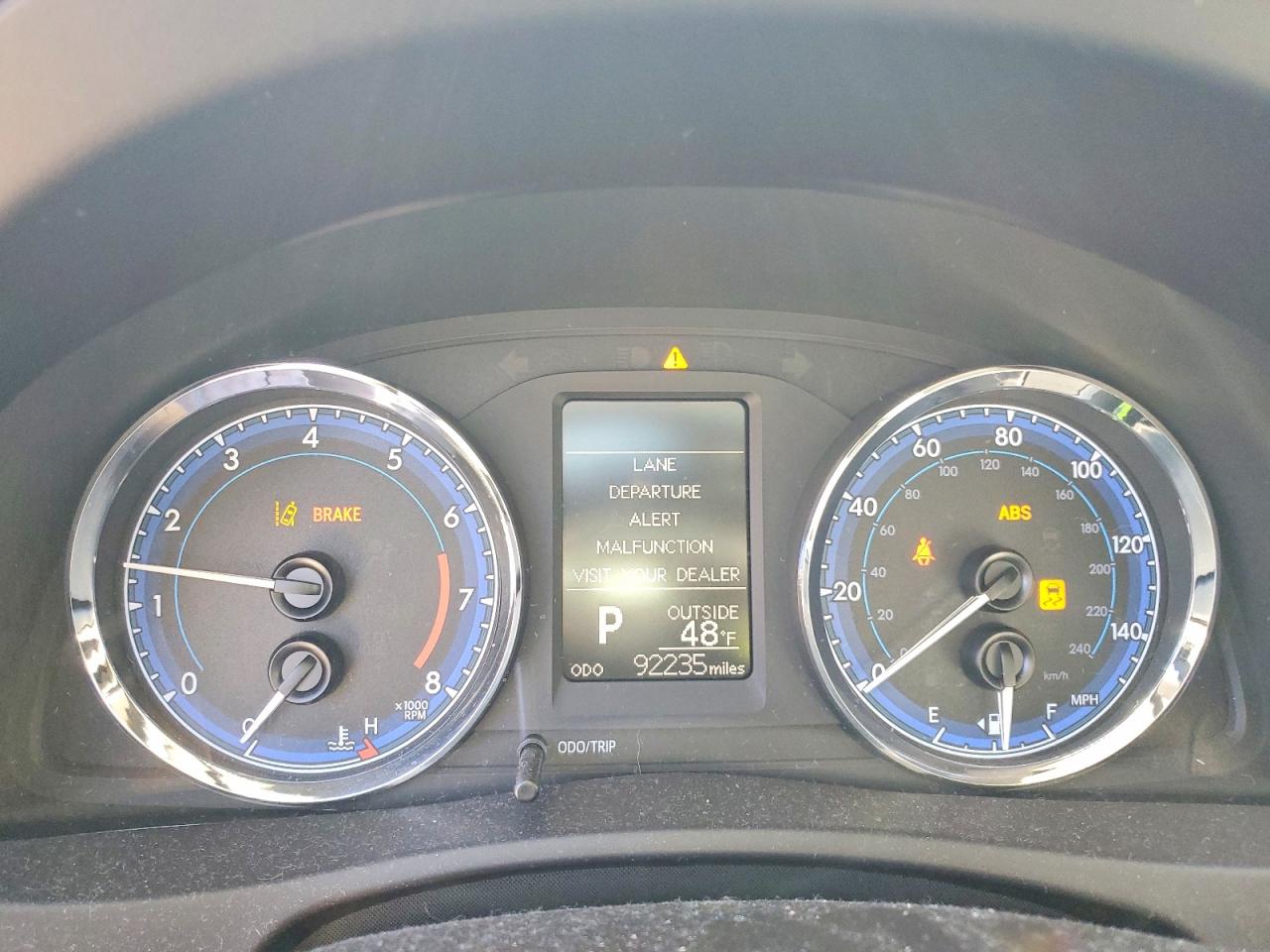 2018 TOYOTA COROLLA LE photo 17