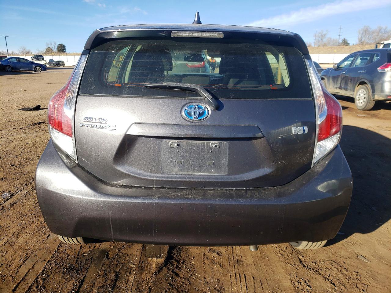2016 TOYOTA PRIUS C photo 6
