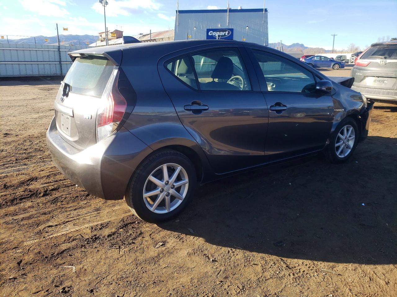 2016 TOYOTA PRIUS C photo 3