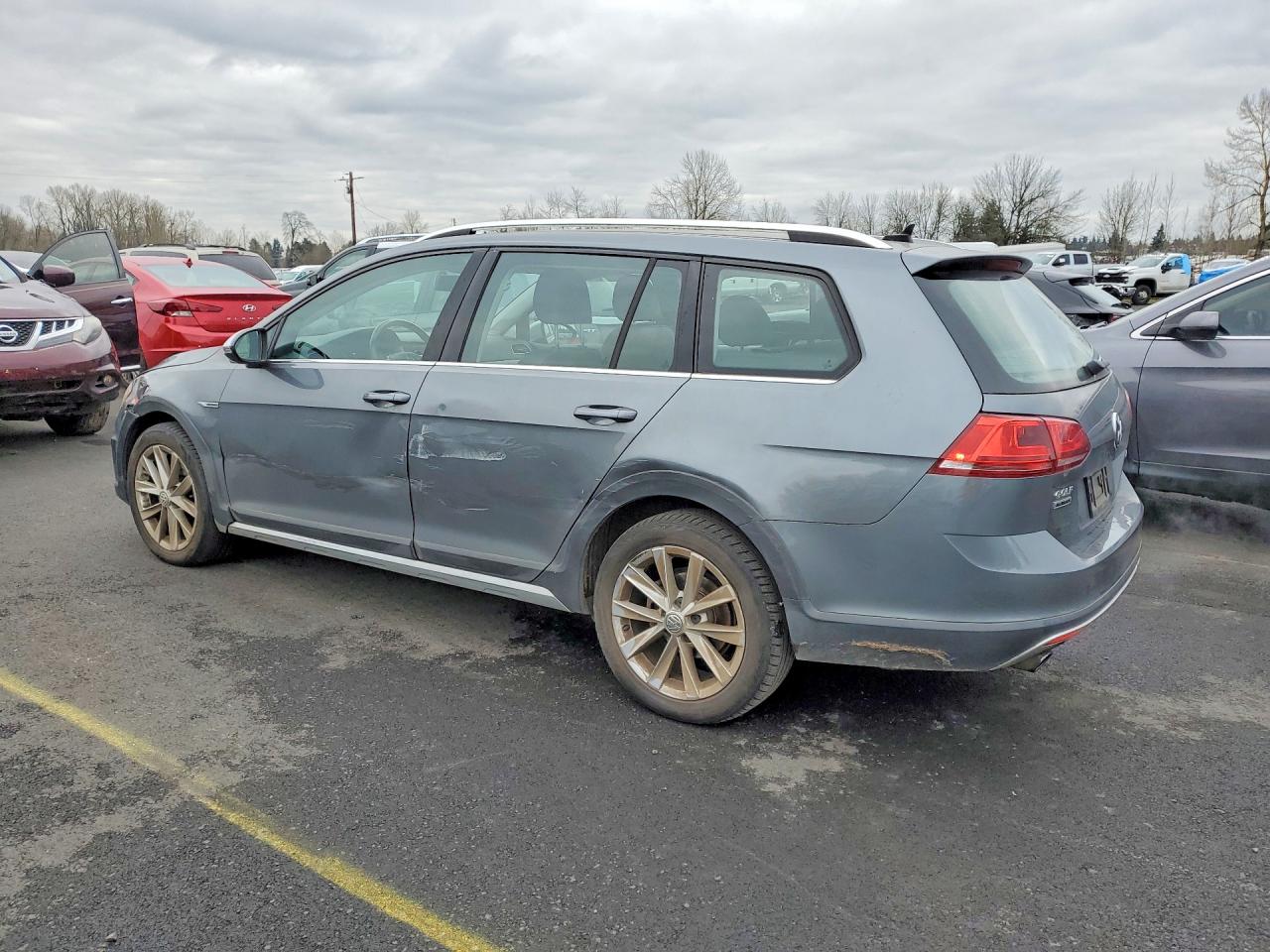 2017 VOLKSWAGEN GOLF ALLTRACK S photo 4